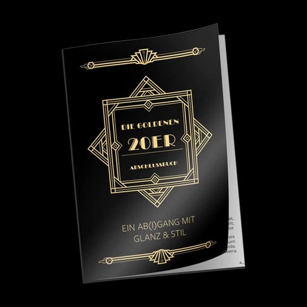 Individuell gestaltetes Abschlussbuch mit personalisierbarem Cover